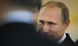 Vladimiras Putinas atidengs paminklą carui Aleksandrui I