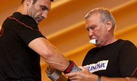 Mirė buvęs brolių Klyčko treneris