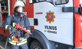 Per gaisrą Vilniaus daugiabutyje žuvo vyras
