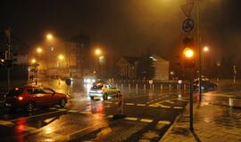 Eismas Pilies tiltu ir žiedu