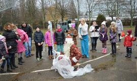 Eglučių miesto kiemuose puošimas