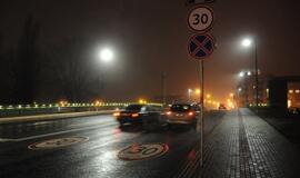 Eismas Pilies tiltu ir žiedu