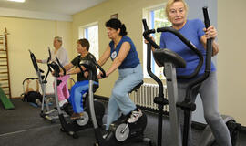 Senjorams žada ir maudynes baseine, ir šiltesnį gyvenimą