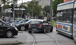 Tyrimas: privatūs automobiliai paklausesni ES už visuomeninį transportą