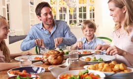 Kaip atgauti formą po švenčių neaalinant organizmo?