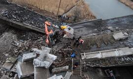 Kaliningrade sugriuvo tiltas, žuvo 4 žmonės