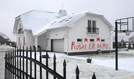 Vandalai aprašinėjo Seimo narės dukters namą