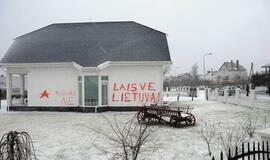 Vandalai aprašinėjo Seimo narės dukters namą