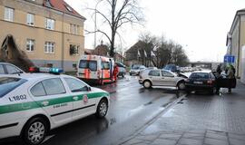 Į iškvietimą skubėjusią greitąją sustabdė "golfas"