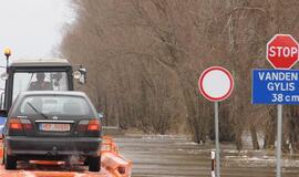 Potvynis: kelyje į Rusnę - 38 cm vandens