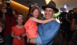 Iš kalėjimo paleistas "Al Jazeera" žurnalistas sugrįžo į Australiją