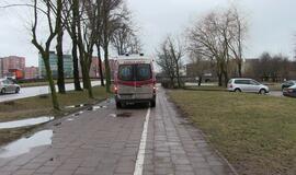 Baltijos prospekte pėsčiųjų perėjoje partrenkta mergina