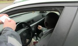 Girti vairuoja ir Kovo 11-ąją