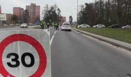 Girti vairuoja ir Kovo 11-ąją