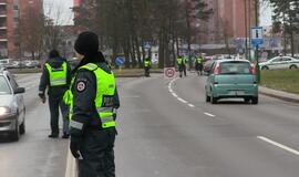 Girti vairuoja ir Kovo 11-ąją