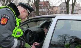 Girti vairuoja ir Kovo 11-ąją