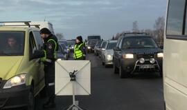 Girti vairuoja ir Kovo 11-ąją