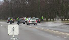 Girti vairuoja ir Kovo 11-ąją