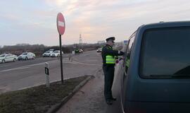 Girti vairuoja ir Kovo 11-ąją