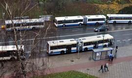 Visi autobusai privalo stoti stotelėse