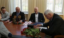 Sunkiaatlečių pagerbimas pas merą