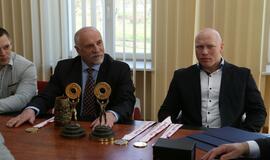 Sunkiaatlečių pagerbimas pas merą