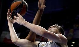 "Real" su Jonu Mačiuliu pralaimėjo "FC Barcelona" krepšininkams