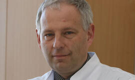 Tuštinimosi sutrikimams gydyti vienijasi kelių sričių specialistai