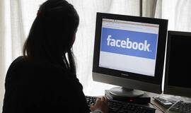 Vaikų nuotraukos internete - žaidimas su ugnimi?