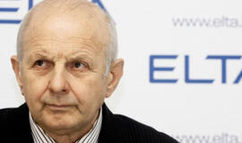 Kova už pavardę dokumentuose valstybine lietuvių kalba tęsiasi