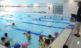 Mažieji klaipėdiečiai vėl kviečiami mokytis plaukti