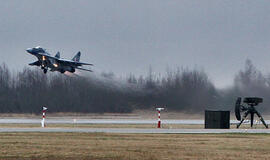 NATO naikintuvai iš Šiaulių trečiadienį lydėjo Rusijos transporto orlaivį