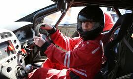 Autokrosas Gargžduose: 4 "stogai" ir moterys