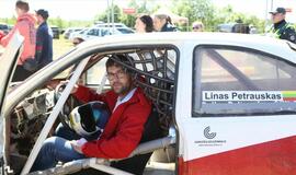 Autokrosas Gargžduose: 4 "stogai" ir moterys