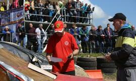 Autokrosas Gargžduose: 4 "stogai" ir moterys