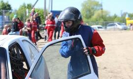 Autokrosas Gargžduose: 4 "stogai" ir moterys