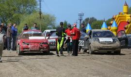 Autokrosas Gargžduose: 4 "stogai" ir moterys