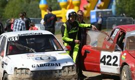 Autokrosas Gargžduose: 4 "stogai" ir moterys