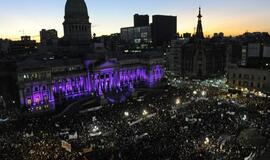 Argentinoje protestuotojai smerkia smurtą prieš moteris