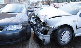 Ką reikia žinoti, jei ketinate įsigyti naudotą transporto priemonę arba jei jūsų transporto priemonė pateko į avariją?