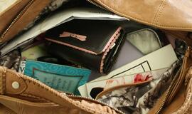 Klaipėdietė nepastebėjo, kaip iš rankinės dingo telefonas