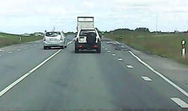 Pagauk "gaidelį" kelyje: "tojota" ir ištisinės