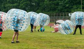 Šilutėje vyko pirmasis Lietuvoje "zorbing" futbolo čempionatas