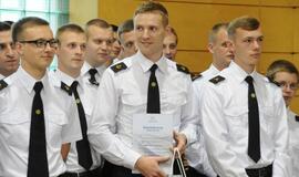 Jūreivystės mokykloje įteikti diplomai