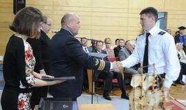 Jūreivystės mokykloje įteikti diplomai