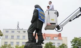 Jūreivystės mokykloje įteikti diplomai