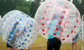 Šilutėje vyko pirmasis Lietuvoje "zorbing" futbolo čempionatas