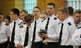 Jūreivystės mokykloje įteikti diplomai