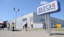 Pagrasinta susprogdinti prekybos centrą BIG