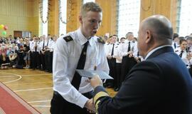 Jūreivystės mokykloje įteikti diplomai